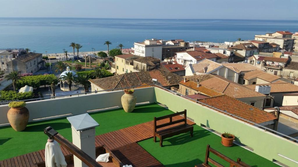 Hotel Mediterraneo Роччелла-Йоніка Екстер'єр фото