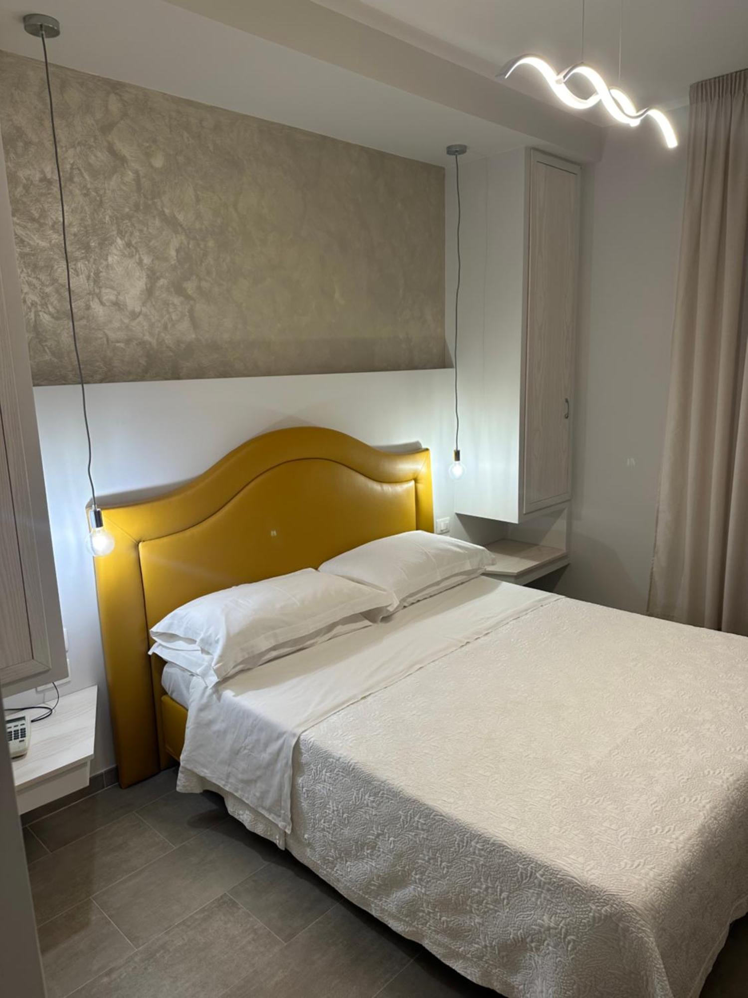 Hotel Mediterraneo Роччелла-Йоніка Екстер'єр фото