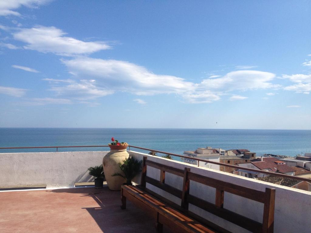 Hotel Mediterraneo Роччелла-Йоніка Екстер'єр фото