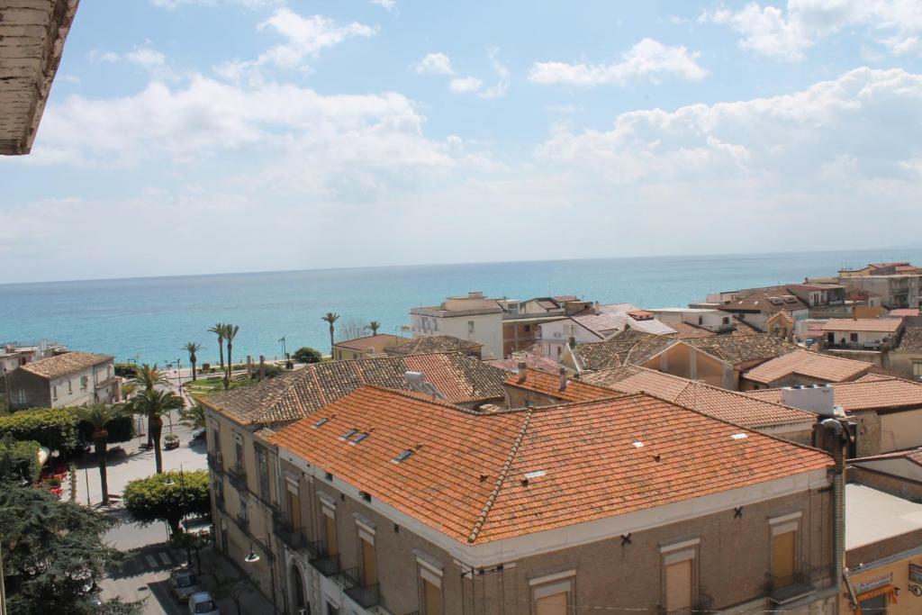 Hotel Mediterraneo Роччелла-Йоніка Екстер'єр фото