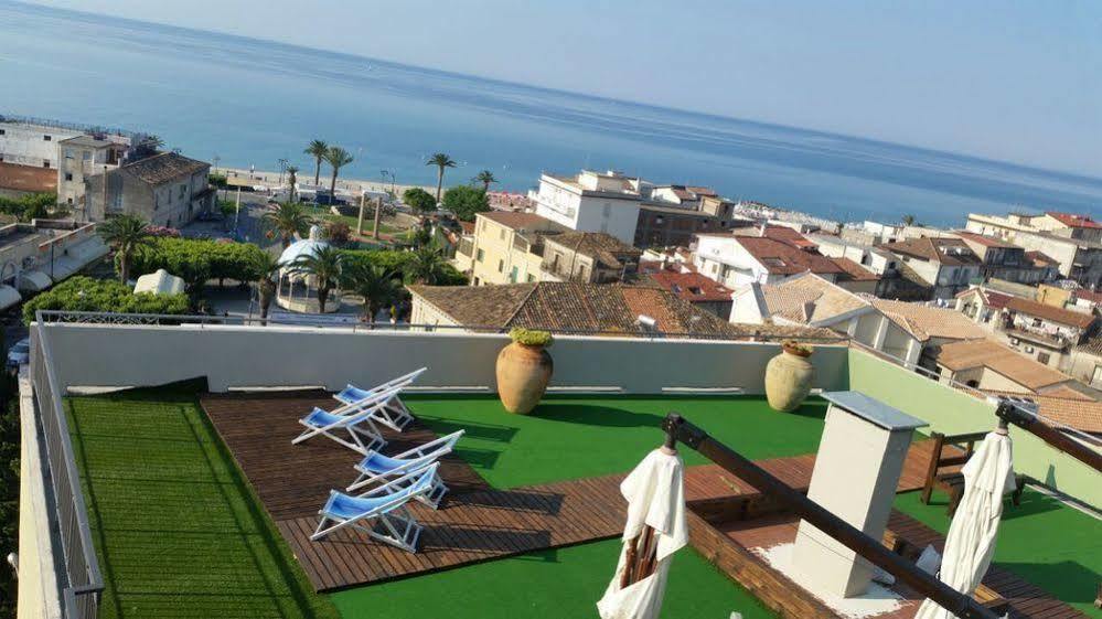 Hotel Mediterraneo Роччелла-Йоніка Екстер'єр фото